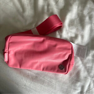 🆕💕 Lululemon Everywhere Belt Bag Sakura Pink
